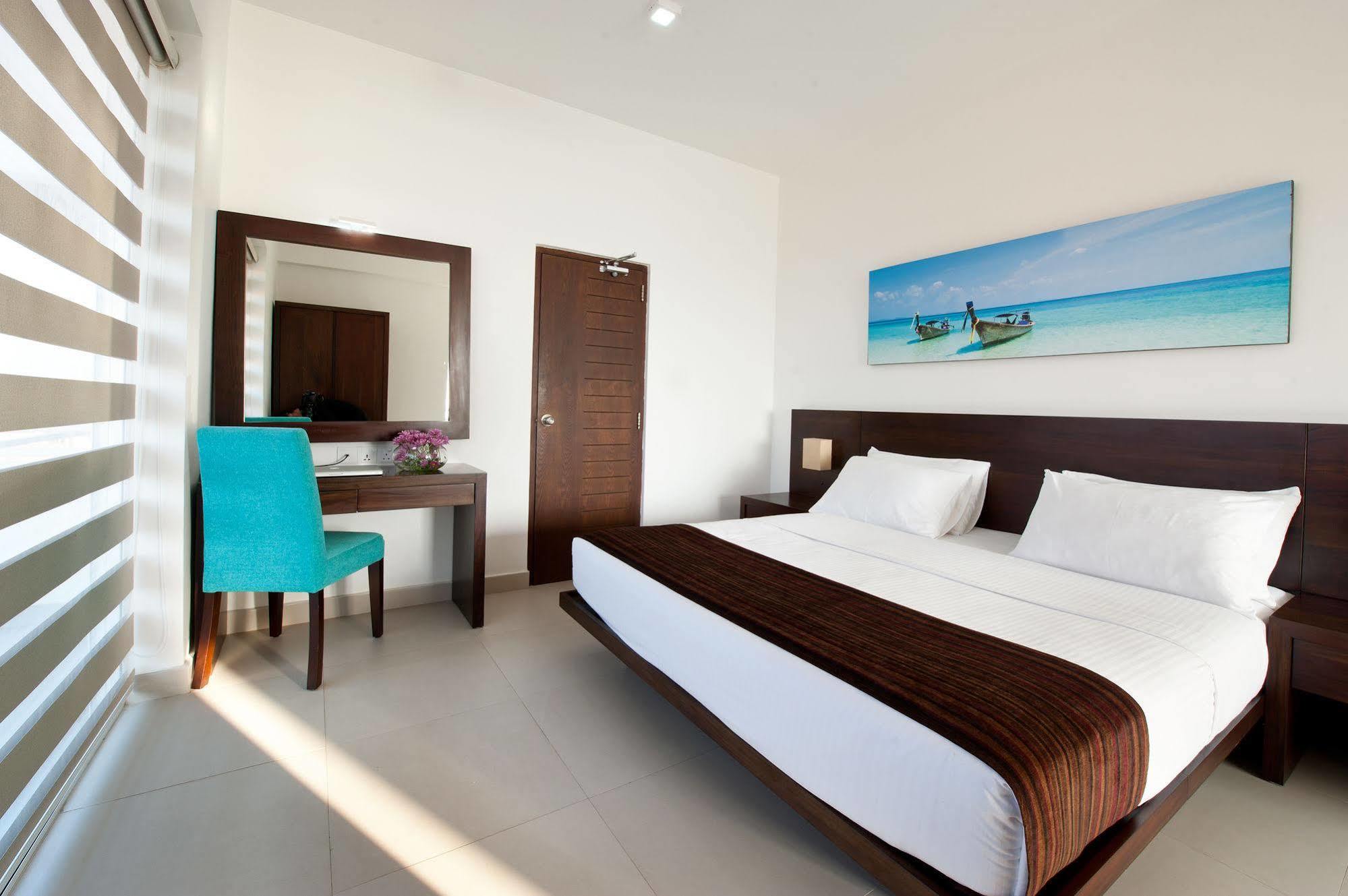 The Beach Apartments Negombo Exteriör bild